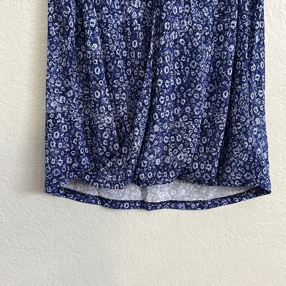 Classy blouse - work or play! - Picture 4 of 6